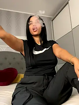  adelle online show from 09/17/25, 11:56