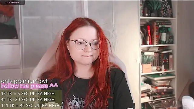 Snapshot of me__hanna chatting on 05/04/26, 02:29 me hanna online show from 05/04/26, 02:29