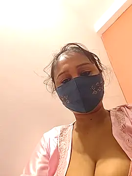 Snapshot of Archna-ji chatting on 12/22/24, 09:31 Archna-ji online show from 12/22/24, 09:31