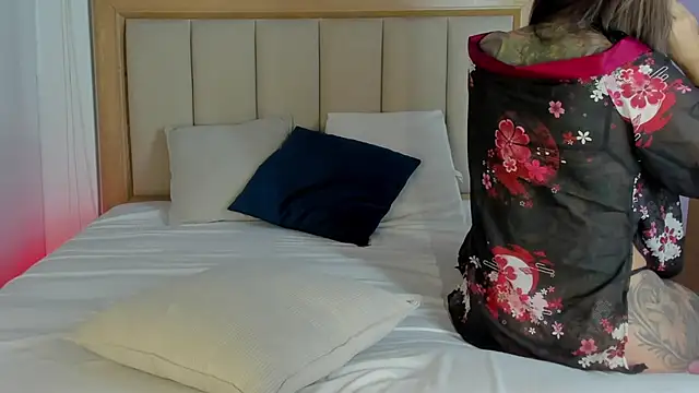 yandracelisofficial online show from 02/13/26, 10:28