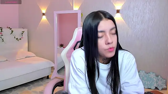 miagomezweb1 online show from 01/10/25, 12:47