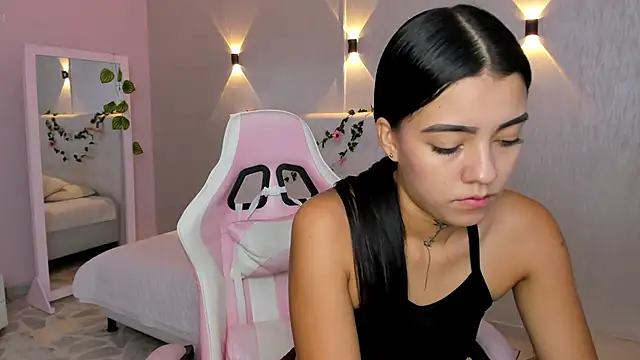 miagomezweb1 online show from 03/04/25, 12:44