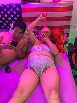 Snapshot of Grandma_Mature23 chatting on 02/21/25, 02:17 Grandma Mature23 online show from 02/21/25, 02:17