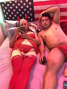 Snapshot of Grandma_Mature23 chatting on 03/07/25, 01:31 Grandma Mature23 online show from 03/07/25, 01:31