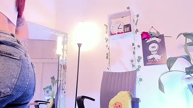 Snapshot of GenesisWhite chatting on 02/16/25, 08:10 GenesisWhite online show from 02/16/25, 08:10