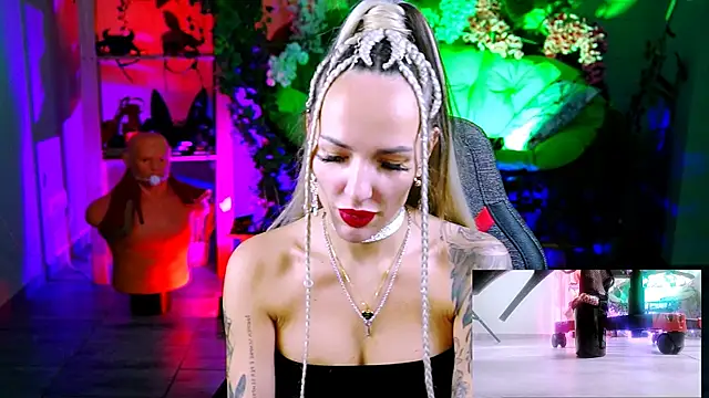 MonicaMaxwel online show from 11/01/25, 12:18