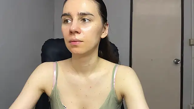 SassyJessi online show from 10/31/25, 04:13