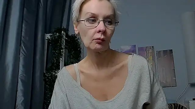 HelgaHimmell online show from 01/19/25, 03:50