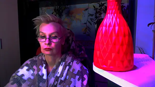 HelgaHimmell online show from 03/30/26, 04:30