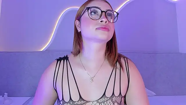 Snapshot of sophia_98 chatting on 06/18/26, 07:40 sophia 98 online show from 06/18/26, 07:40