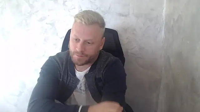 ANGELALEXYNO2024 online show from 12/16/25, 11:04