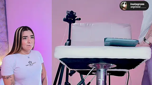 Angelst   online show from 02/16/26, 06:31