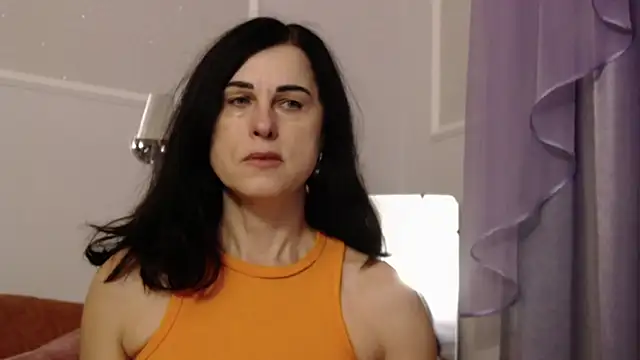 MonicaMelano online show from 11/28/25, 05:21