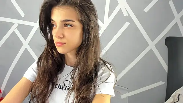 Snapshot of BabyAylin chatting on 12/03/24, 11:33 BabyAylin online show from 12/03/24, 11:33