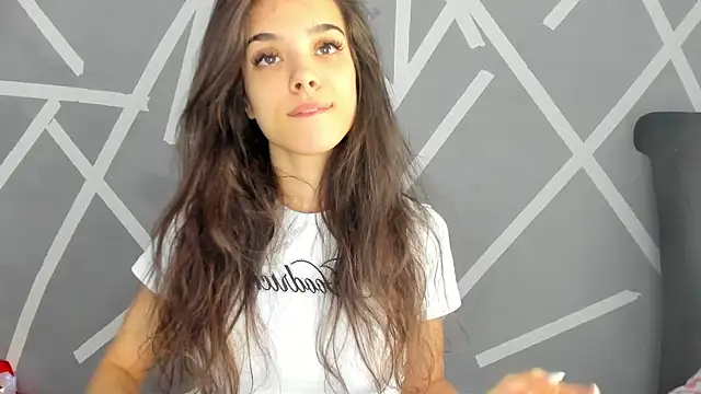 Snapshot of BabyAylin chatting on 12/18/24, 05:59 BabyAylin online show from 12/18/24, 05:59