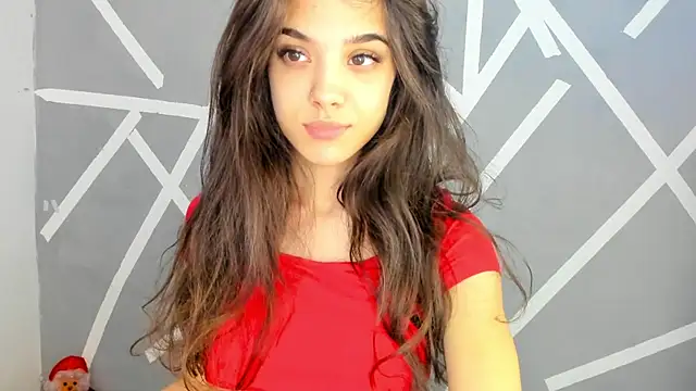 Snapshot of BabyAylin chatting on 12/21/24, 05:47 BabyAylin online show from 12/21/24, 05:47