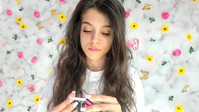 Snapshot of BabyAylin chatting on 03/19/25, 11:06 BabyAylin online show from 03/19/25, 11:06