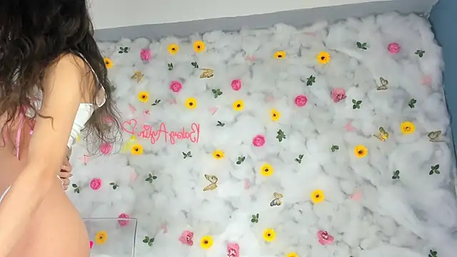 Snapshot of BabyAylin chatting on 03/19/25, 02:13 BabyAylin online show from 03/19/25, 02:13