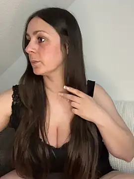 Loella-Rose online show from 04/08/26, 09:48