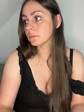 Snapshot of Loella-Rose chatting on 07/26/26, 10:38 Loella-Rose online show from 07/26/26, 10:38