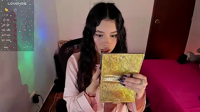 Snapshot of youpinkgirl_ chatting on 12/30/24, 10:45 youpinkgirl  online show from 12/30/24, 10:45