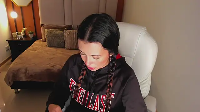 Snapshot of youpinkgirl_ chatting on 09/24/25, 08:12 youpinkgirl  online show from 09/24/25, 08:12