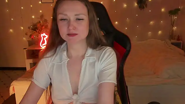 desperatehousewife   online show from 03/15/26, 07:09