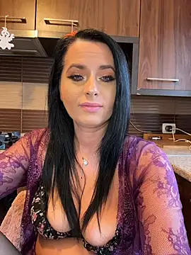 Hotmomcheckk  online show from 01/07/26, 10:29