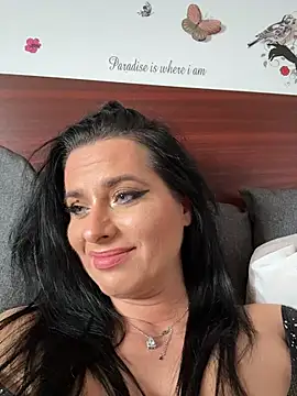 Hotmomcheckk  online show from 01/19/26, 11:47