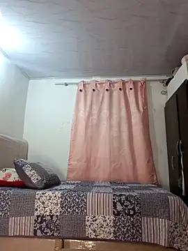 Sophie-hatter online show from 04/15/26, 04:58