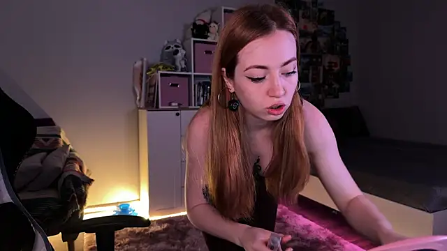 LinaWitch online show from 11/16/25, 05:35