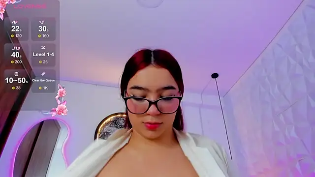 Snapshot of Ariadna_sc chatting on 02/08/25, 12:28 Ariadna sc online show from 02/08/25, 12:28