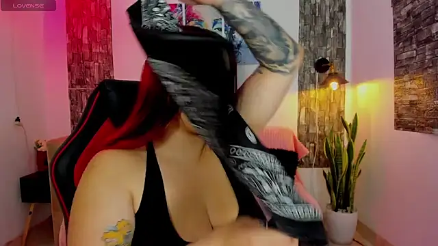 Snapshot of Ariadna_sc chatting on 10/03/25, 01:30 Ariadna sc online show from 10/03/25, 01:30