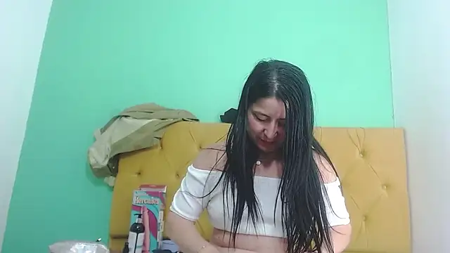 agathacorlincm101 online show from 01/17/25, 11:07