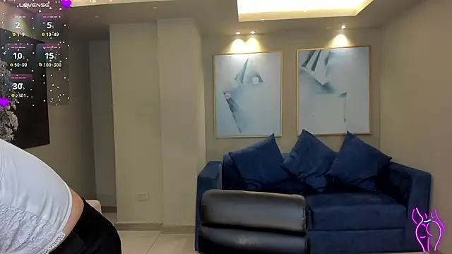 MollySundersX online show from 11/11/25, 08:53