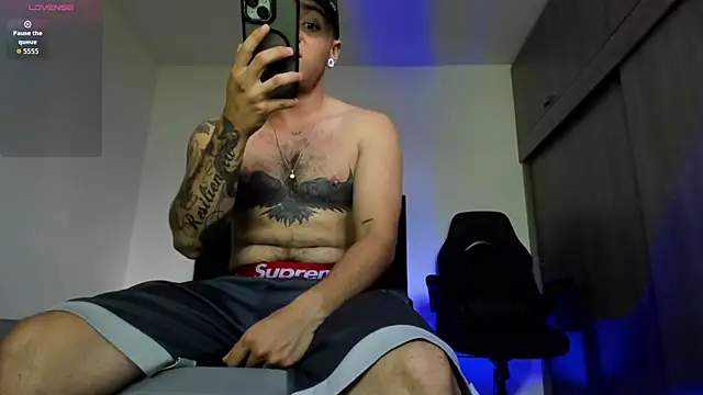 Snapshot of male_pussy chatting on 04/26/26, 05:21 male pussy online show from 04/26/26, 05:21