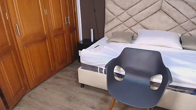 Raquel jones online show from 11/25/25, 11:54