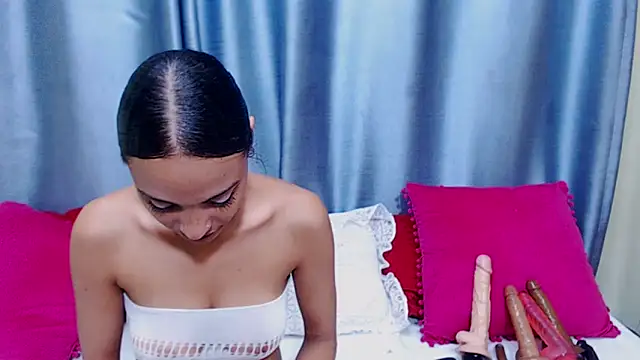 SultryCaramelFantasyx21 online show from 03/13/25, 12:02