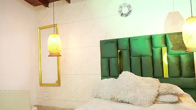 SaraWilliamss  online show from 03/29/26, 08:25