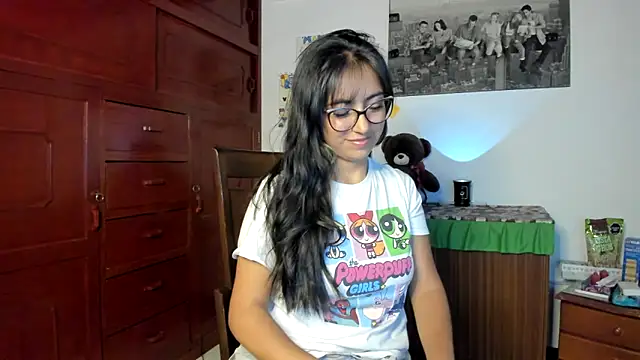 Isabellaa22 1 online show from 01/03/25, 11:44