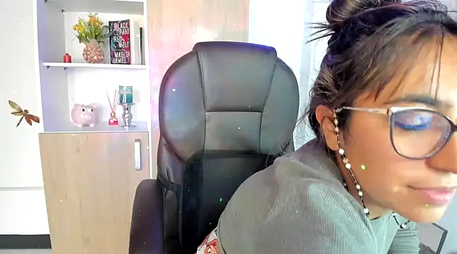 Isabellaa22 1 online show from 03/12/25, 07:59