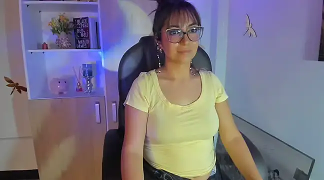 Isabellaa22 1 online show from 03/19/25, 10:31