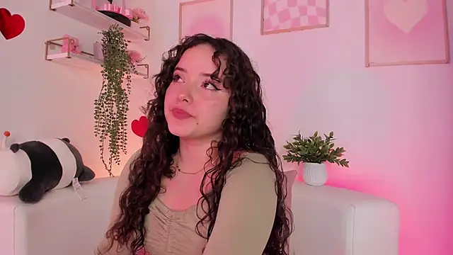 Snapshot of Aurora_aaa chatting on 03/04/25, 09:43 Aurora aaa online show from 03/04/25, 09:43