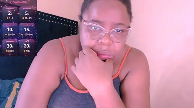 TatianaSantodomingo online show from 12/23/24, 10:32