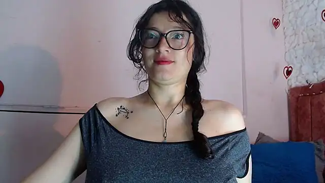 Snapshot of lunazulsj chatting on 03/10/25, 12:59 lunazulsj online show from 03/10/25, 12:59