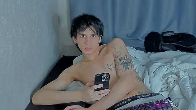 MarkBrowniii online show from 11/04/25, 06:56