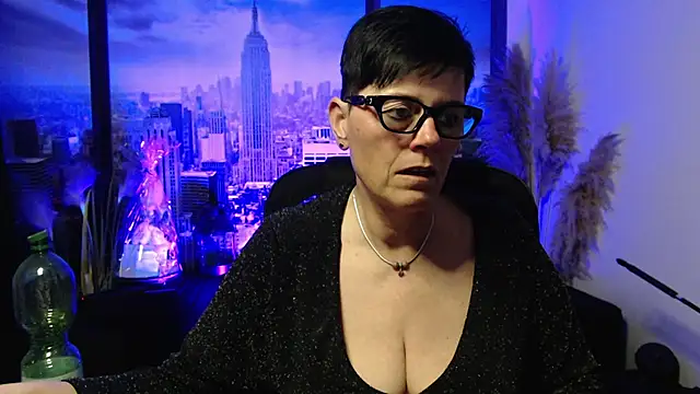 Snapshot of ninarandmann chatting on 05/18/26, 04:46 ninarandmann online show from 05/18/26, 04:46
