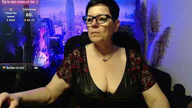 Snapshot of ninarandmann chatting on 05/28/26, 02:58 ninarandmann online show from 05/28/26, 02:58