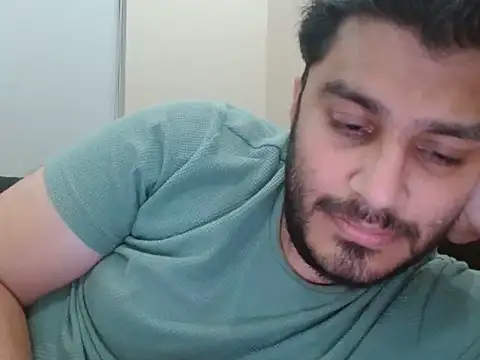 Snapshot of robintoit chatting on 07/12/26, 02:08 robintoit online show from 07/12/26, 02:08