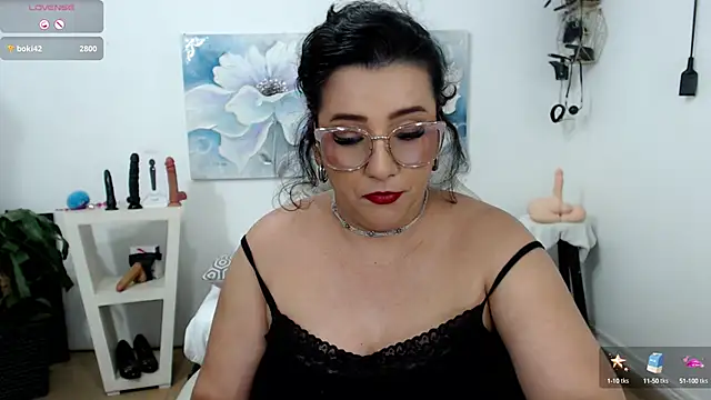 Snapshot of mom_hot__ chatting on 02/03/25, 02:58 mom hot online show from 02/03/25, 02:58
